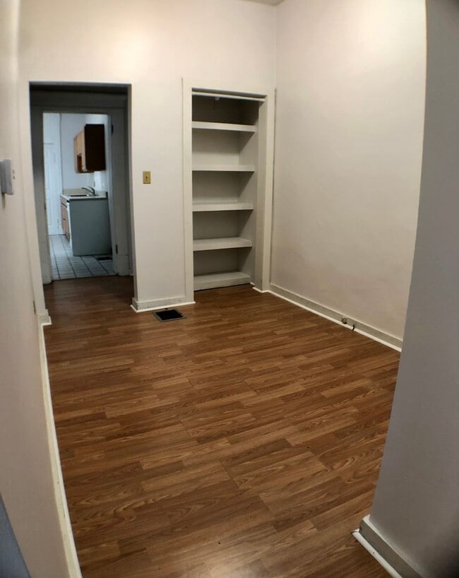 Photo - 1 Bed / 1 Bath on 10th Ave close to Wexner... Unit A