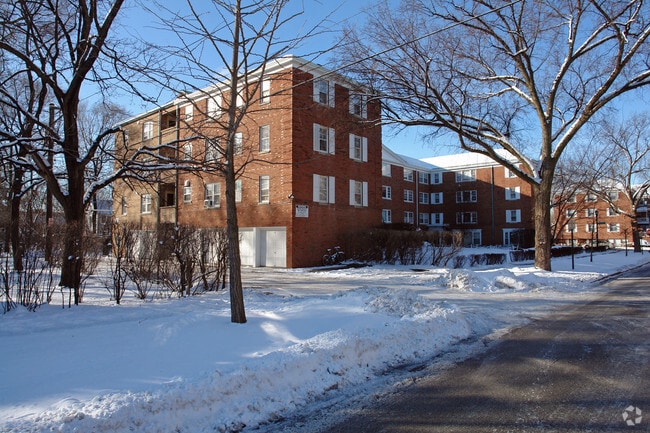 1216 W Harvard Ter