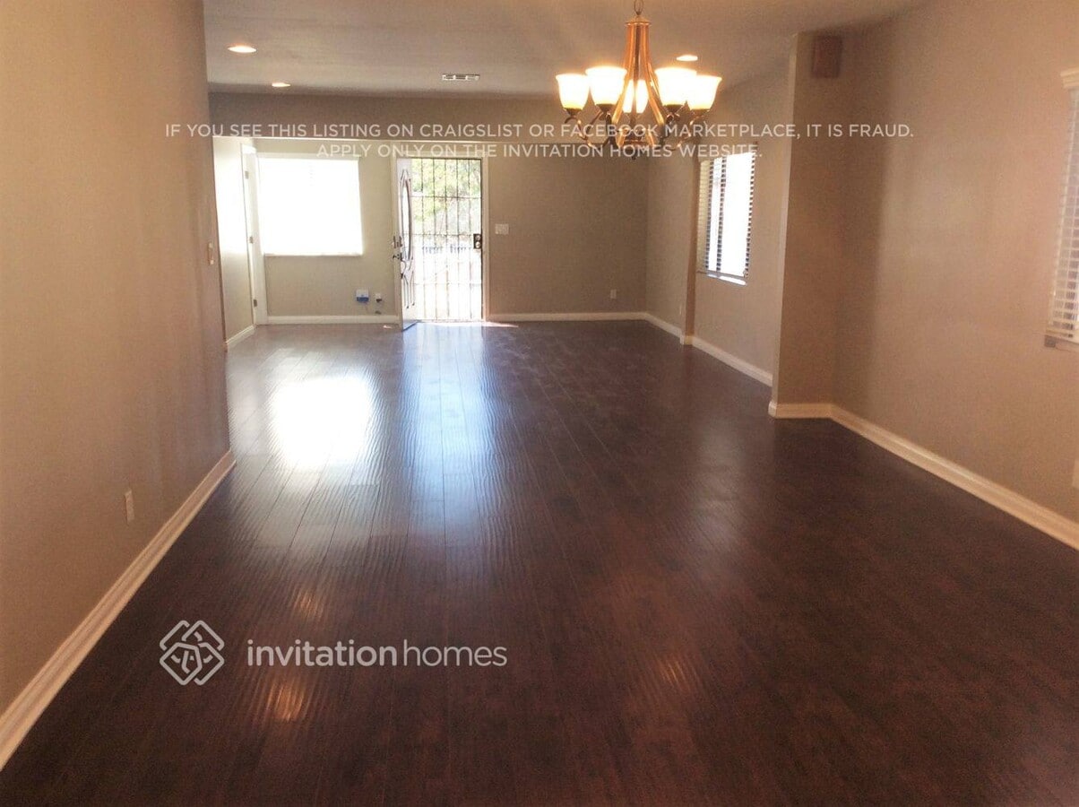 Photo - 21047 Runnymede St