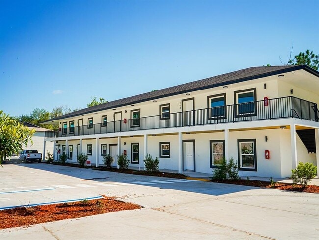 Building Photo - 2201 Conway Dr Unit 202