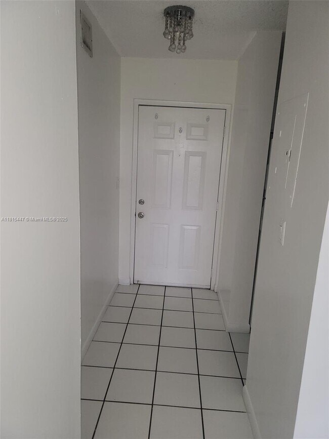 Photo - 600 NW 32nd Pl Unit 506