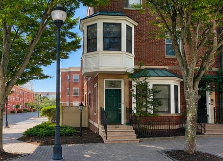 19 Hiram Square
