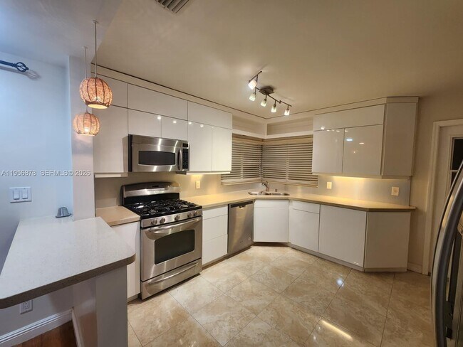 Photo - 9208 Byron Ave