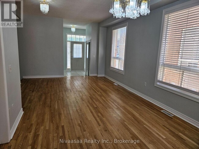 Photo - 926 Ledbury Crescent