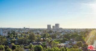 Building Photo - 10724 Wilshire Blvd