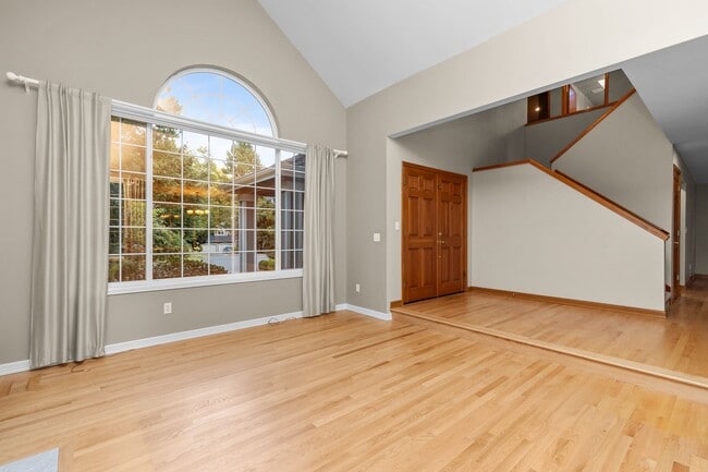 Photo - Spacious 4 bed/2.5 bath in Kirkland