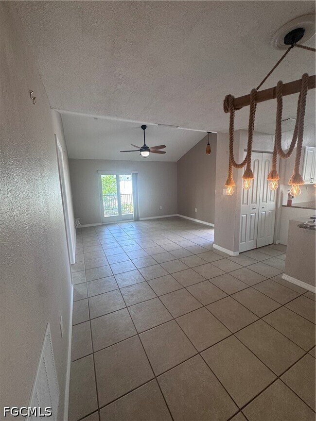 3421 Winkler Ave Unit 402