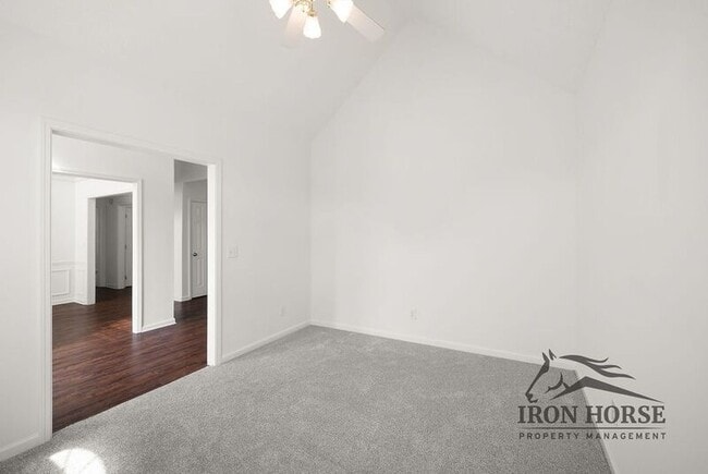 Photo - 379 Beech Hollow Trail SW