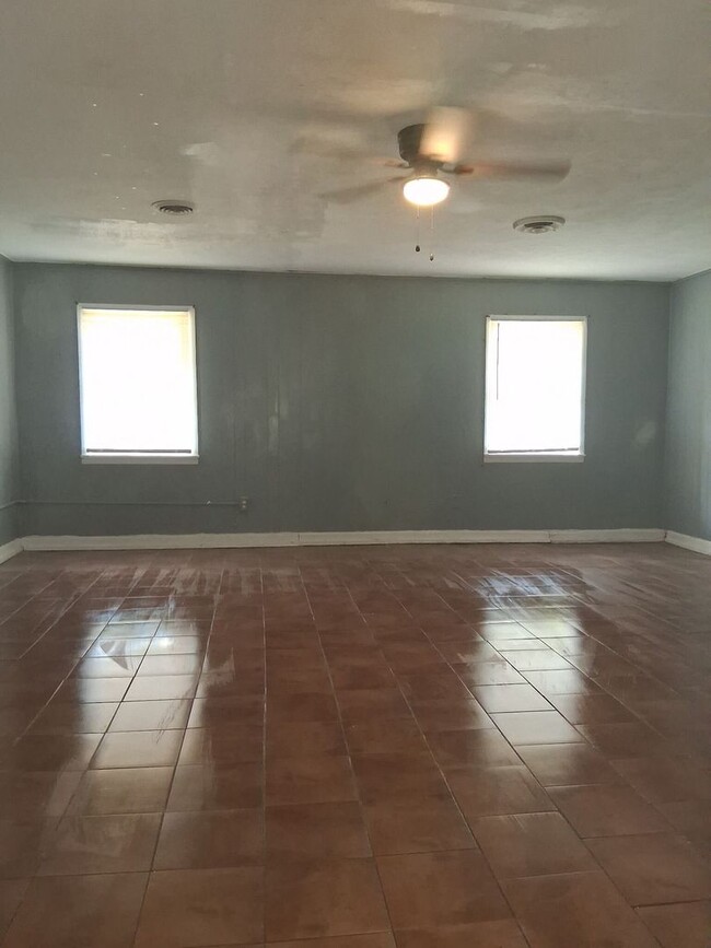 Photo - 1215 Garden Park Dr
