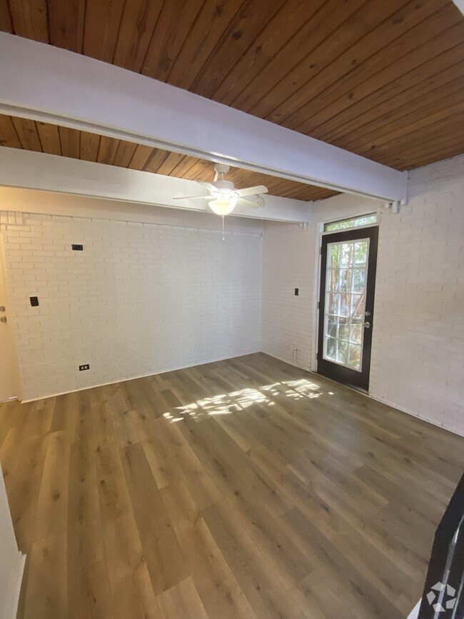 Building Photo - 220 Belmont Rd Rental