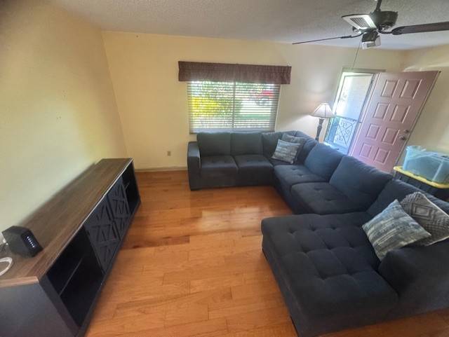 Photo - 110 Truman Ave NE