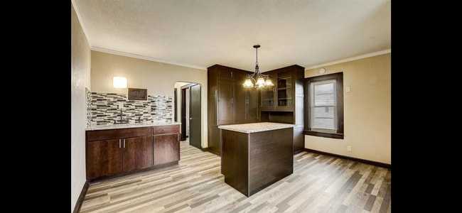 2422 W Mitchell St Unit Lower