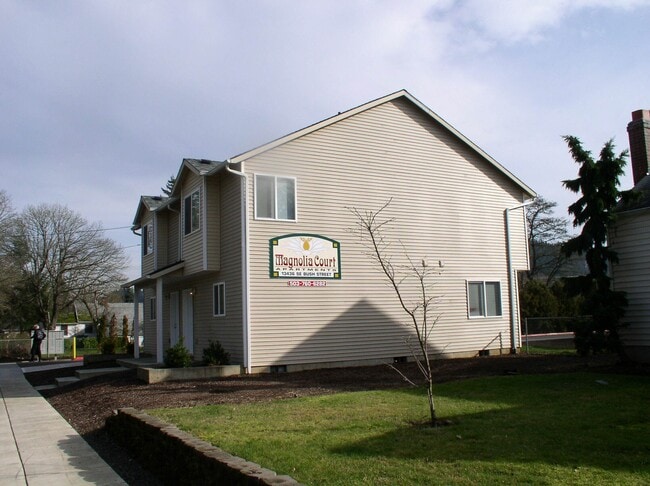 Magnolia Court - Portland Oregon - Magnolia Court