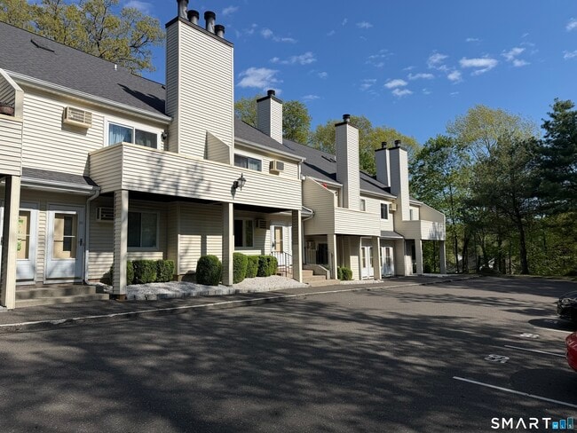 Building Photo - 2A Jeanette St Unit 67