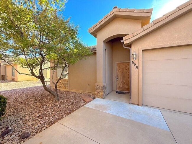 Photo - 3 Bed, 2 Bath, 2 Car garage Duplex Unit