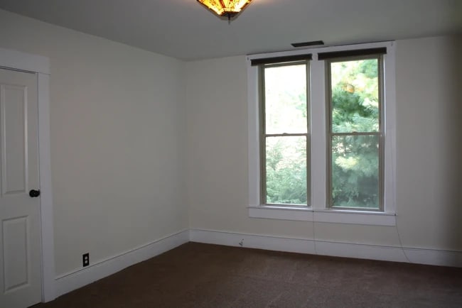 Photo - 805 N Lincoln St