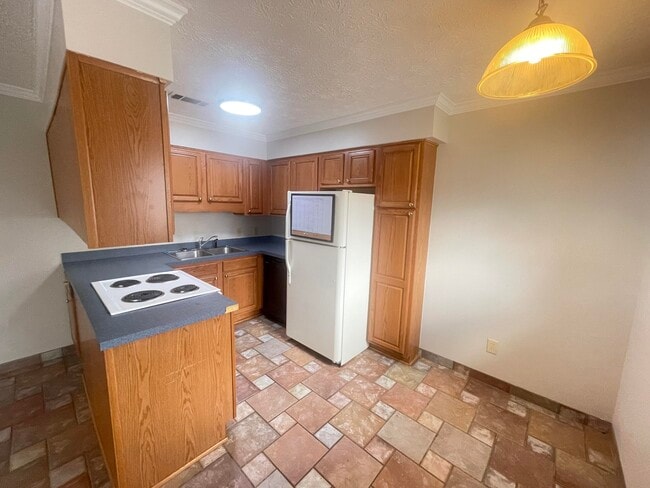 Photo - 2219 Paloma St