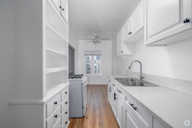 Studio - 655SF - Kitchen