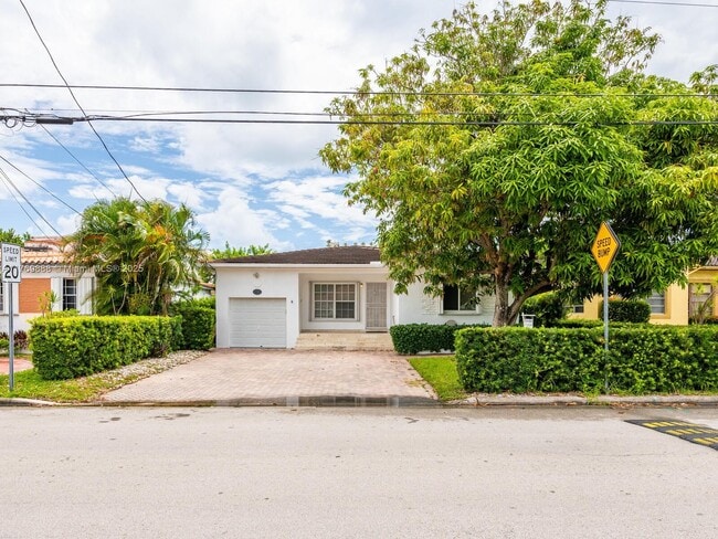 Photo - 9441 Byron Ave