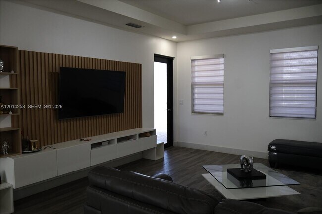 Photo - 10443 NW 82nd St Unit 33