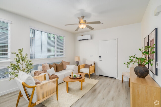 Studio - 461SF - Living Room - T20 Lofts