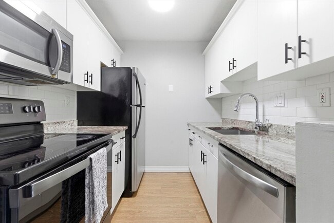 61 Wright St Unit 102