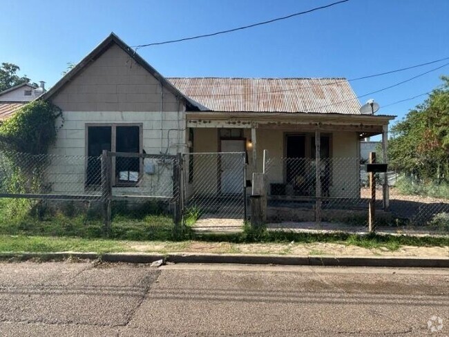 Building Photo - 1610 Lincoln St Rental