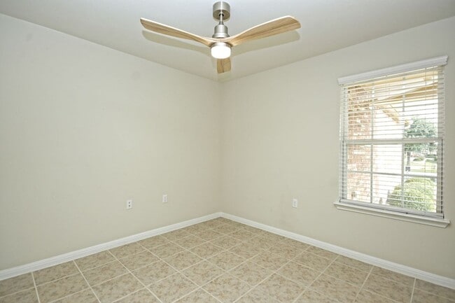 Photo - 213 Paint Creek Ln