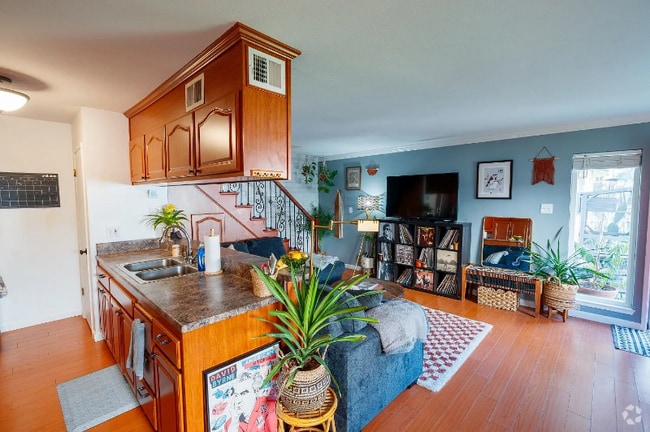 Building Photo - 2037 Benita Dr Rental