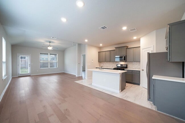 Photo - 8208 Cottage Rose Dr