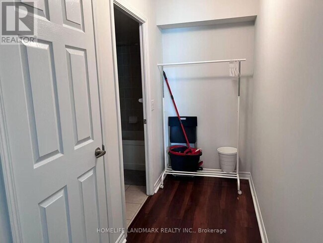 Photo - 19 Grand Trunk Crescent Unit 2107