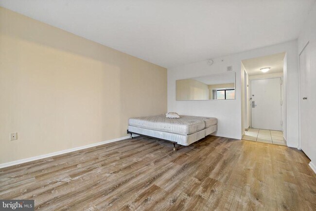 Photo - 2001 Hamilton St Unidad 2016