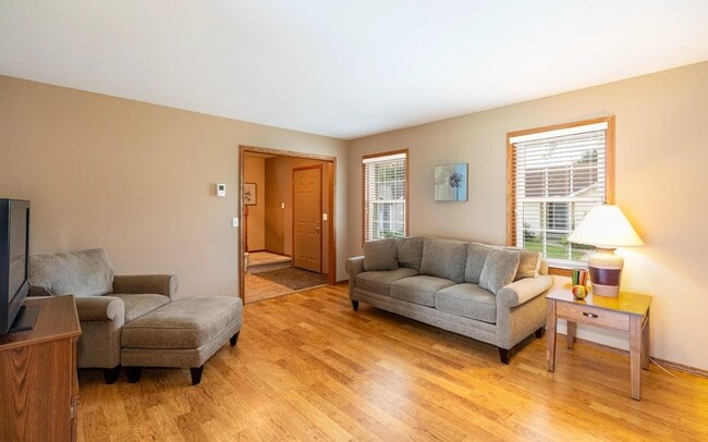 Photo - 878 Sky Ridge Dr