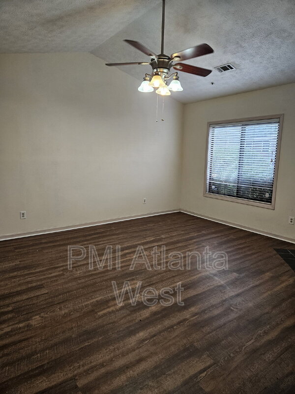 Photo - 1580 Burnstone Dr