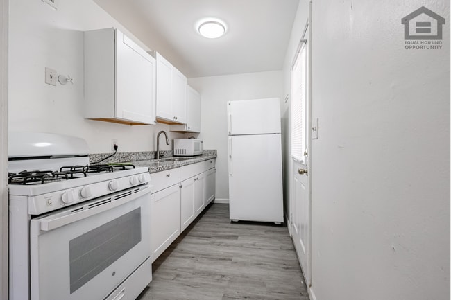 Building Photo - 3315 Unit 3315#3
