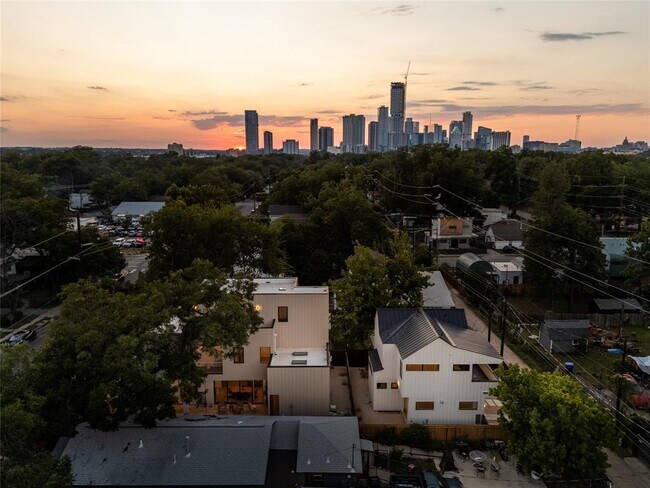 Photo - 2206 Holly St