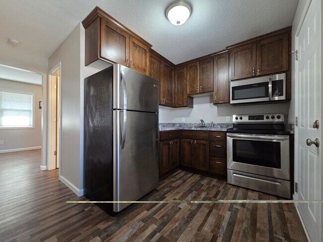 Kitchen - 316 Lewis St S