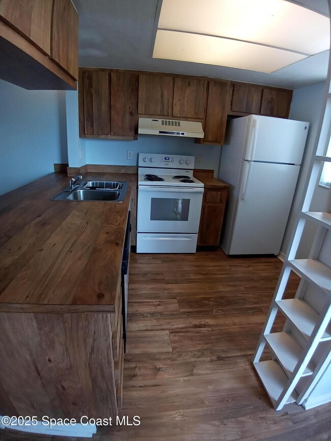 Photo - 1800 University Ln Unit 106