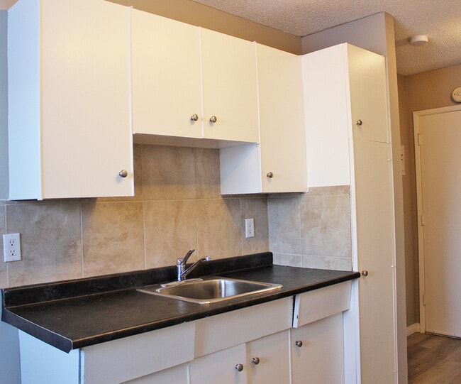 Photo - McLaren Manor