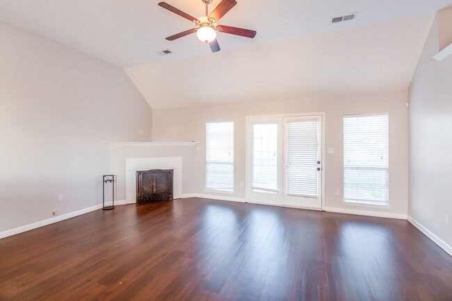 Photo - 2104 Eubanks Ln