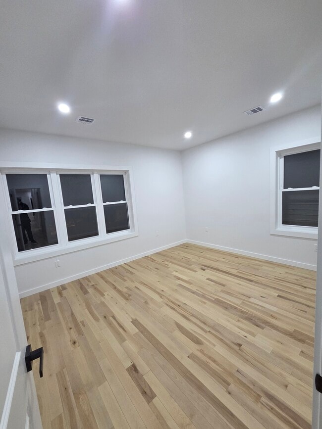 Building Photo - 13 Voorhees St