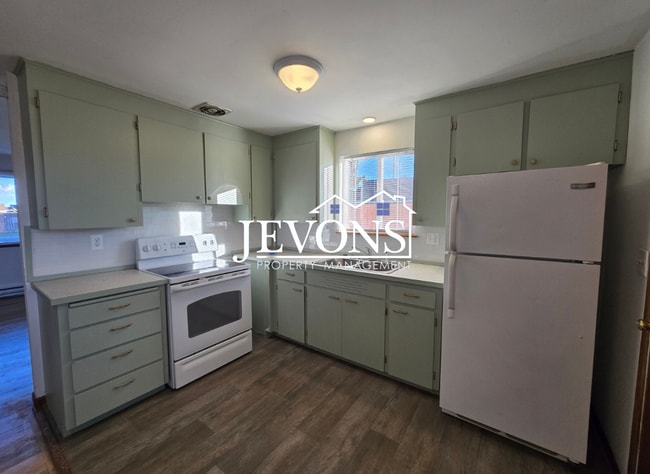 Photo - $250 Off First Month's Rent! Easy access to Nob Hill Blvd, 16th Ave, and Summitview Ave for commu...