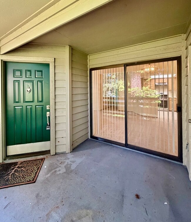Photo - 1276 Bellevue Way NE Unit 4