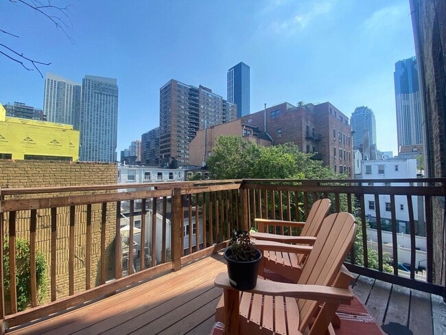 Building Photo - 174 Grand St Unit 3E