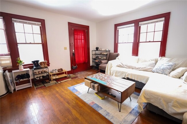 Photo - 610 Mitchell St