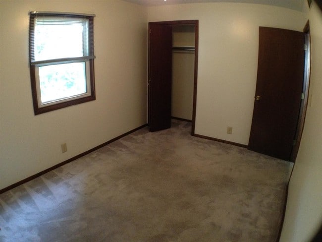 Photo - 211 Saratoga Rd