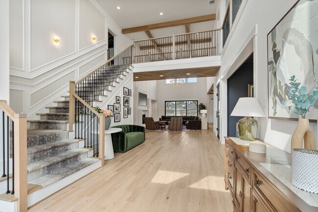 Photo - 6626 Saxet St