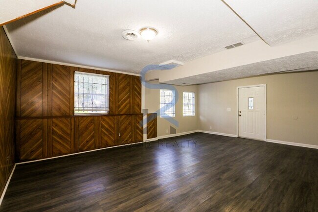 Photo - Welcome Home to Fairway Acres – 3 Beds • 1.5 Baths of Comfort