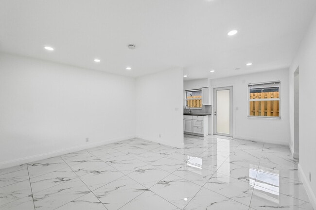 Photo - 2308 NW 3rd Ave