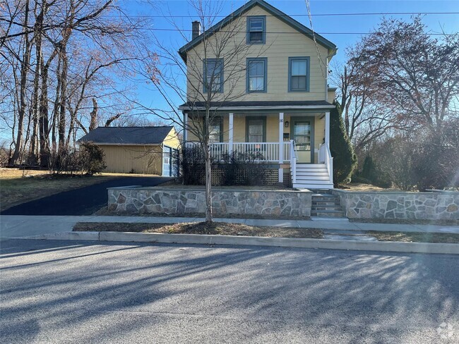 Building Photo - 16 N Remsen Ave Unit A Rental